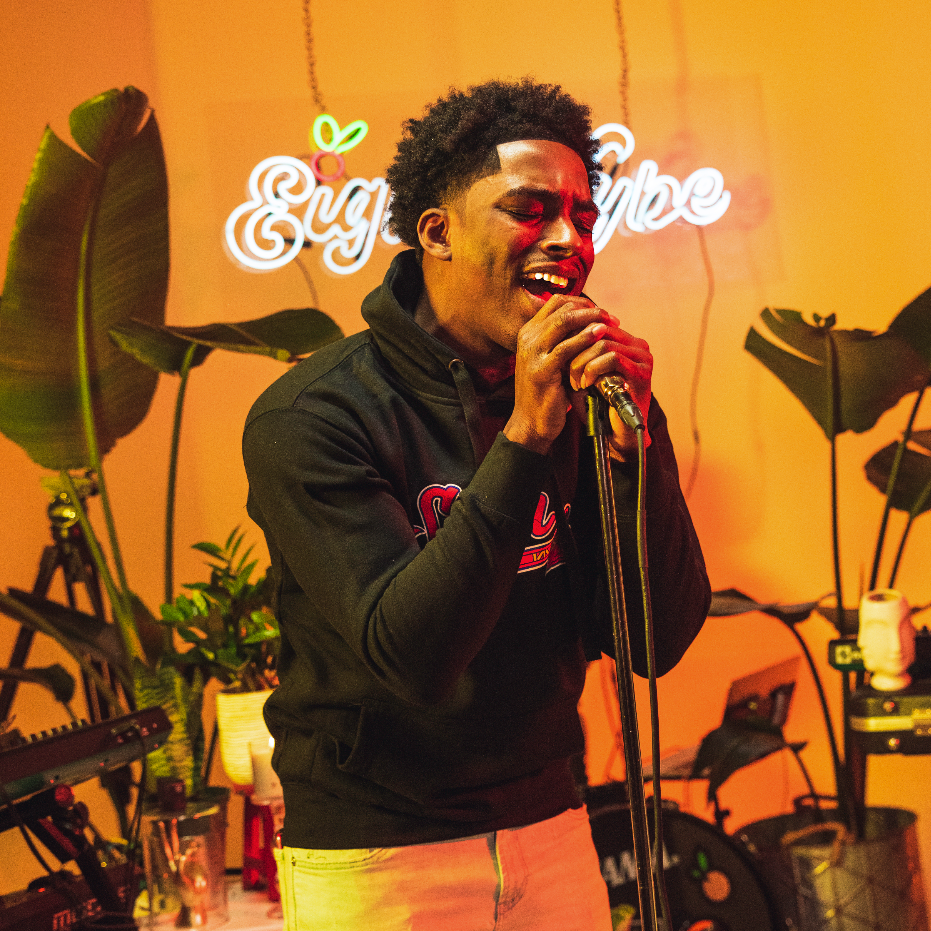 Akeem Ali live on tour